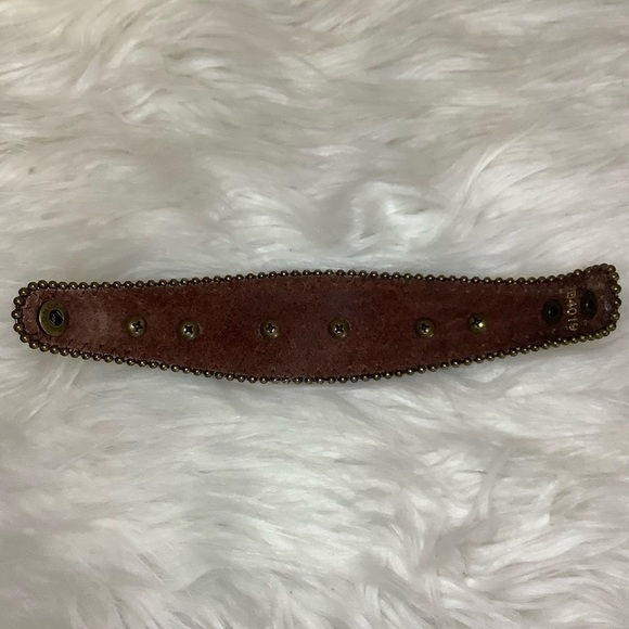 Horseshoe Western Cowgirl Leather Bracelet - Picture 5 of 5